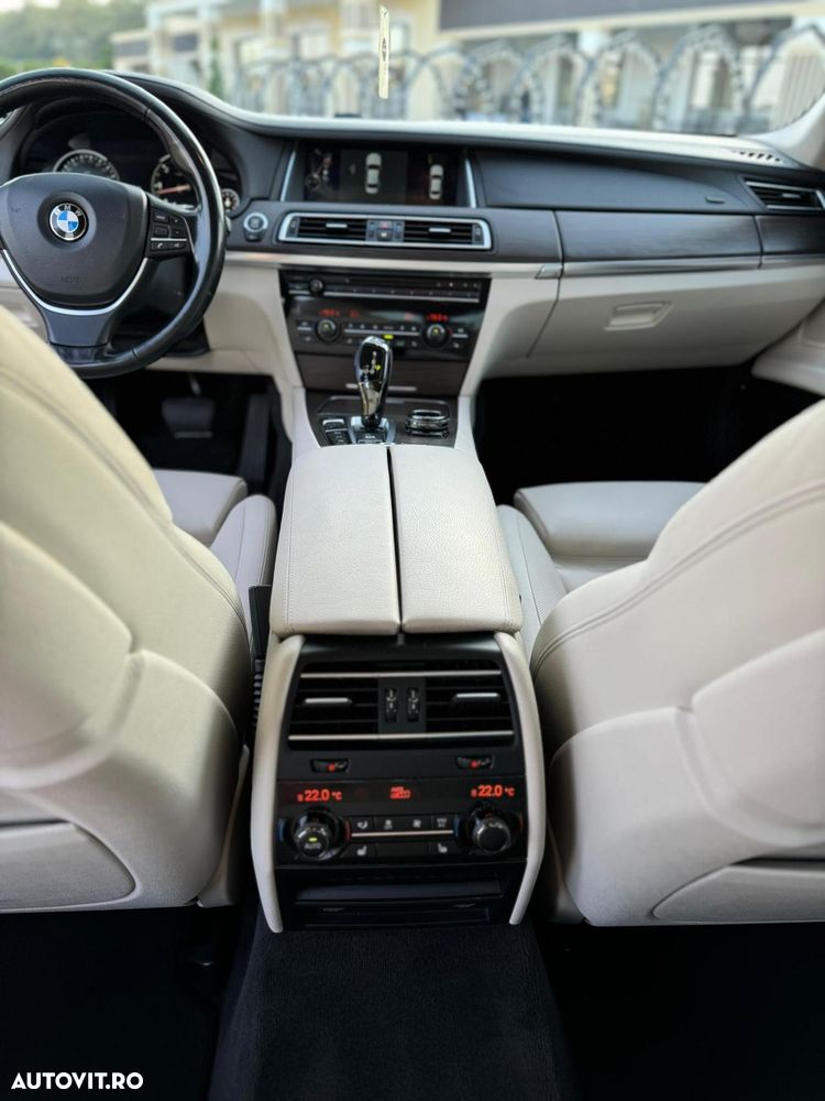 BMW Seria 7 740d xDrive - 17