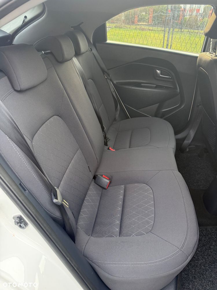 Kia Rio 1.2 Dream-Team Edition - 32