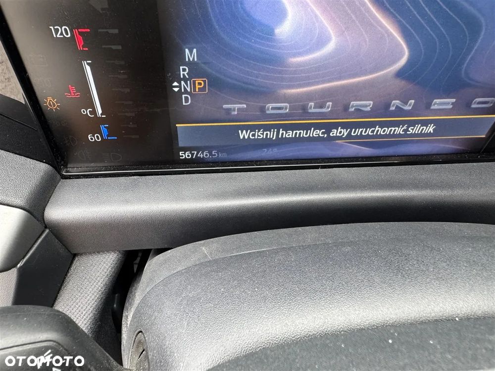 Ford Tourneo Custom - 33