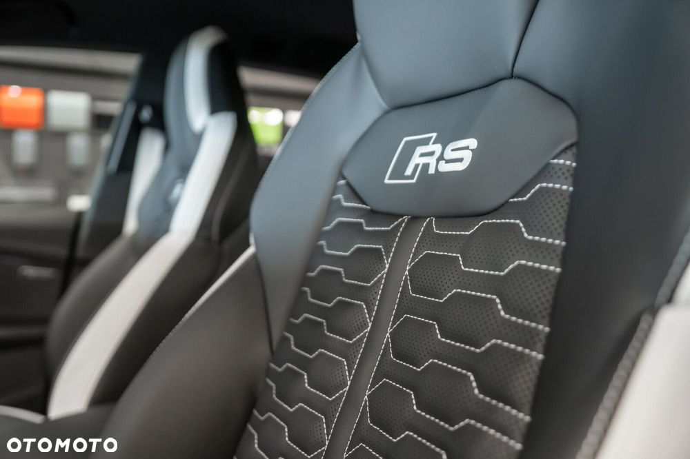 Audi RS Q8 - 12