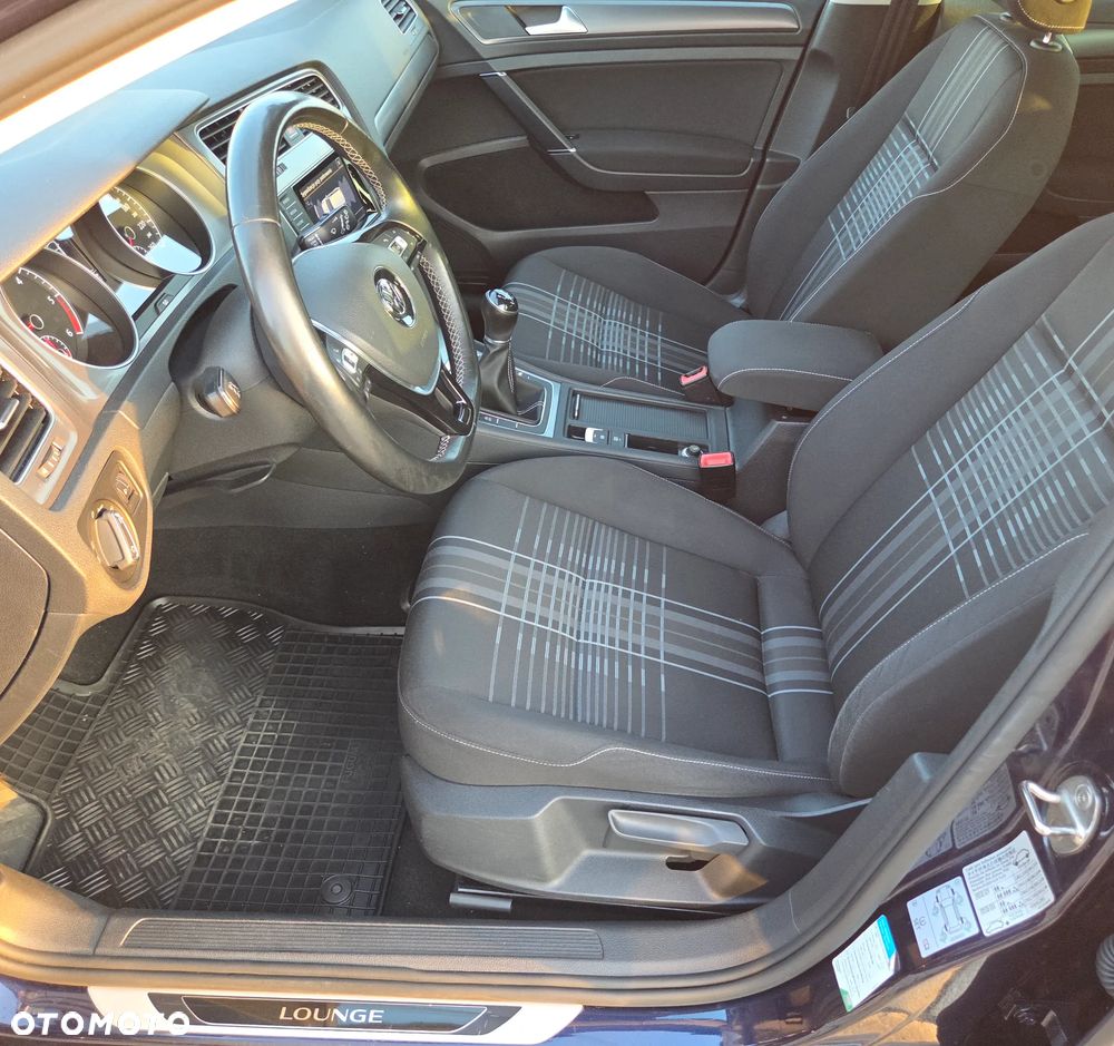 Volkswagen Golf 2.0 TDI BlueMotion Technology Lounge - 24