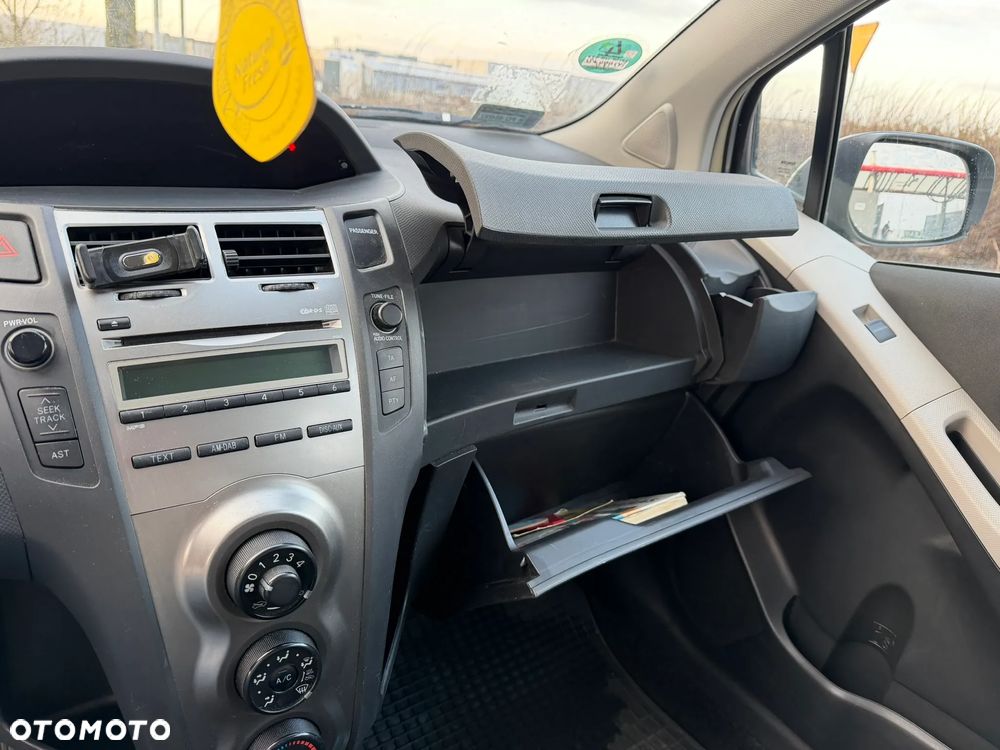 Toyota Yaris 1.0 Luna EU5 - 21