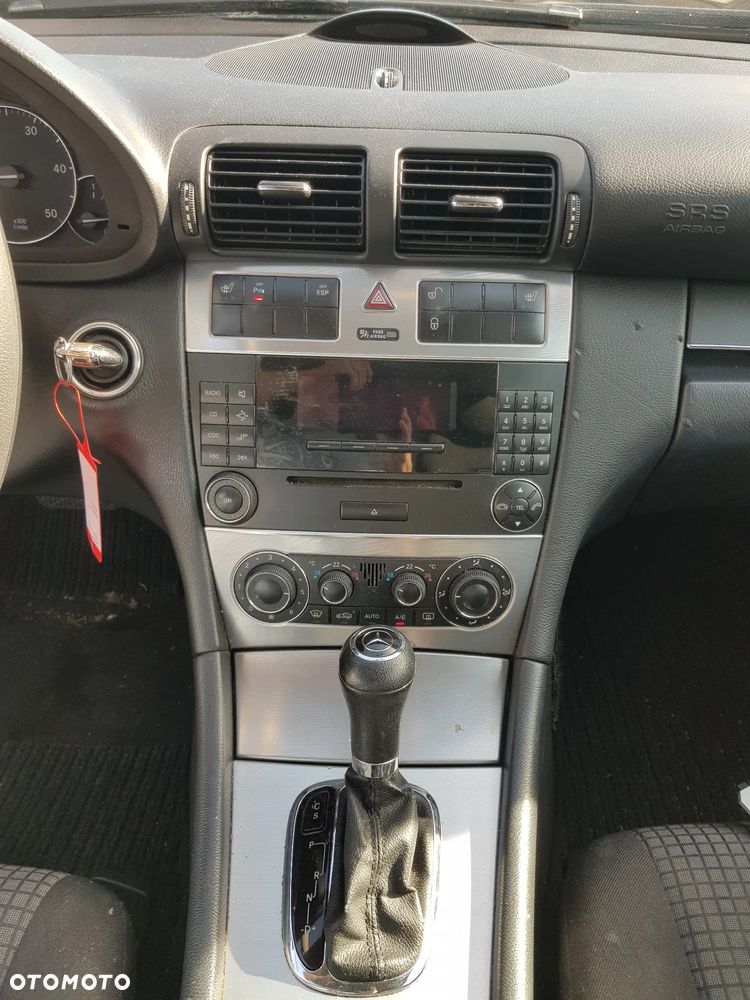 Mercedes-Benz Klasa C 200 CDI Automatik DPF Sport Edition - 18