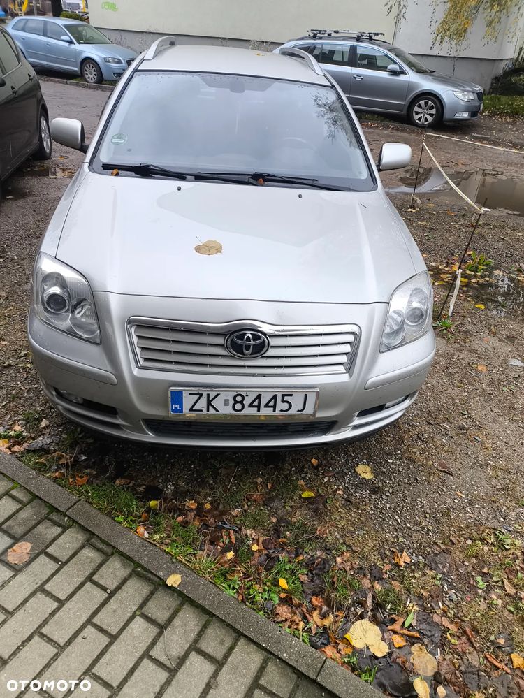 Toyota Avensis 1.8 VVT-i Combi - 1
