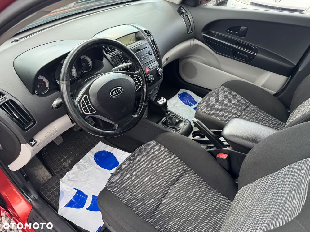 Kia Ceed 1.4 Comfort + - 9