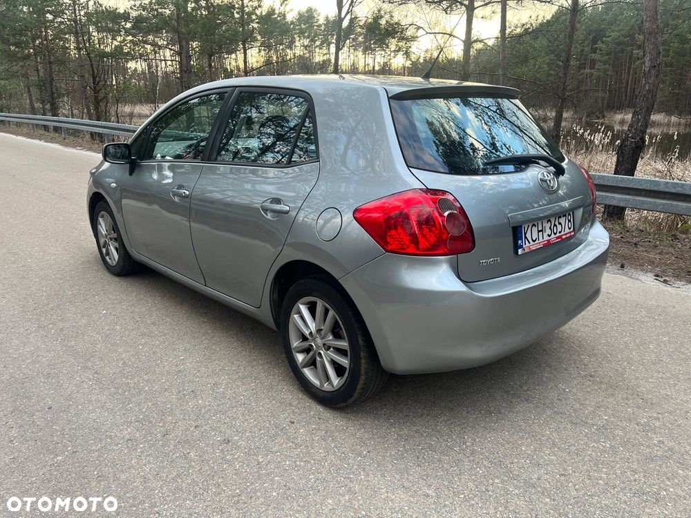Toyota Auris 1.6 Executive - 5