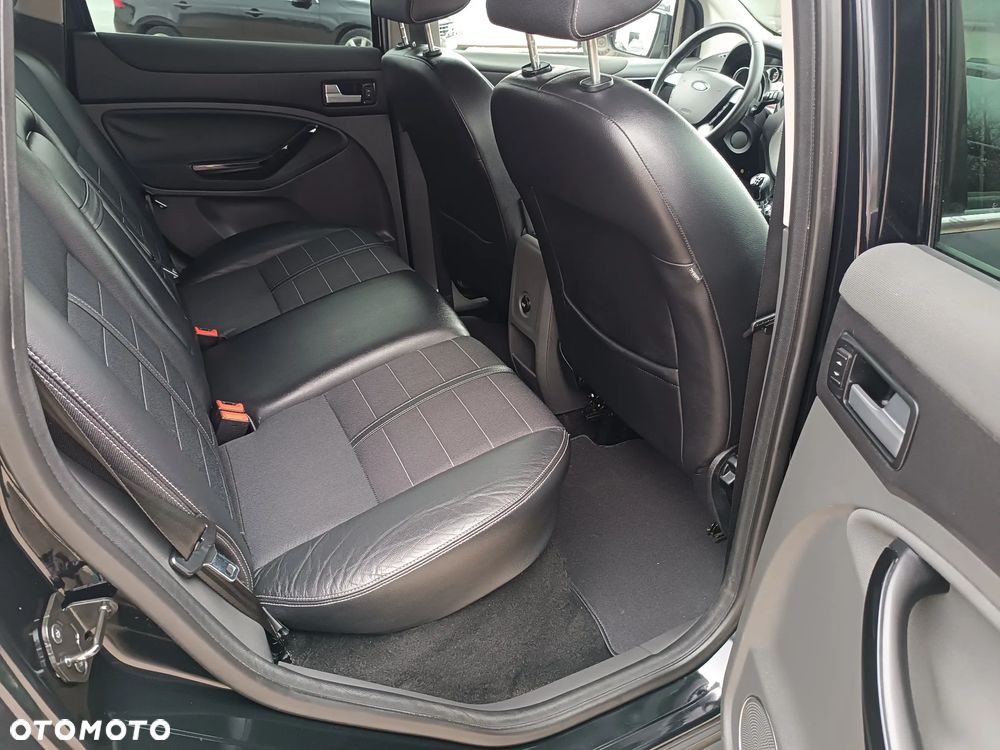 Ford Kuga 2.0 TDCi 4x4 Titanium - 36