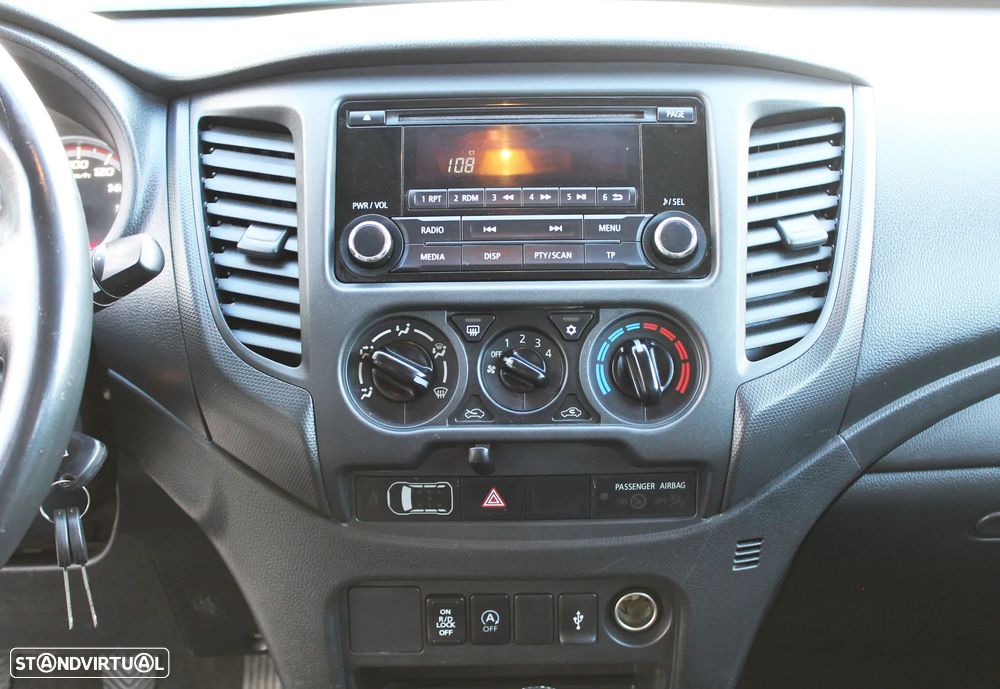 Mitsubishi L200 2.3 DI-D CD Invite 4WD - 26