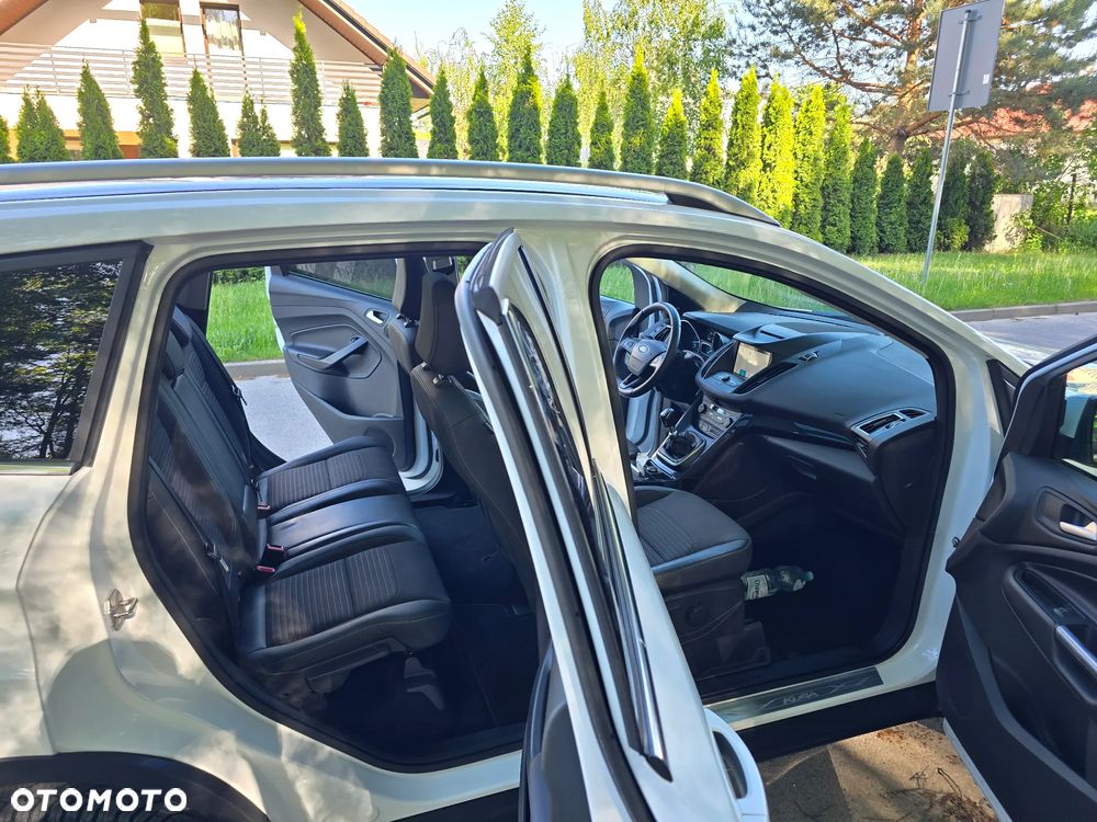 Ford Kuga 1.5 EcoBoost 2x4 Titanium - 20
