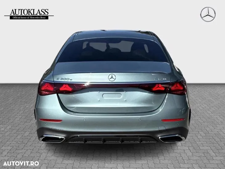 Mercedes-Benz E 300 4MATIC Aut. - 4