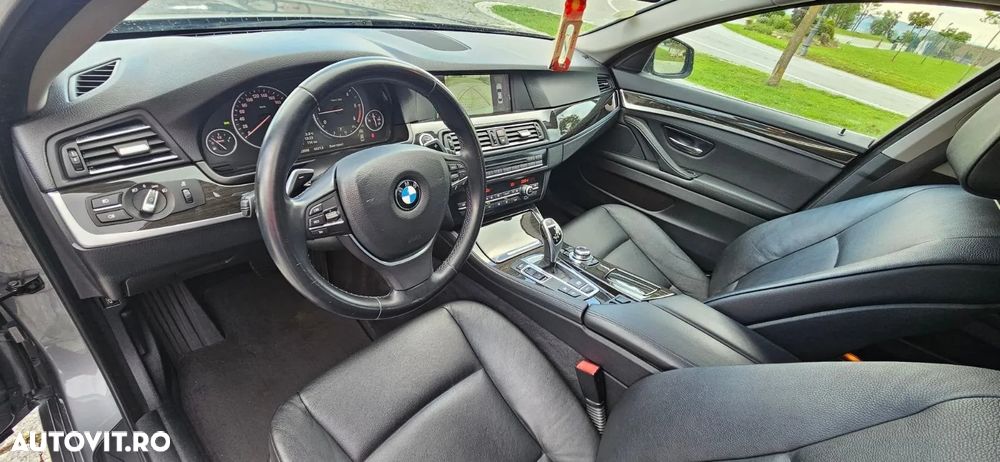 BMW Seria 5 525d xDrive AT - 7