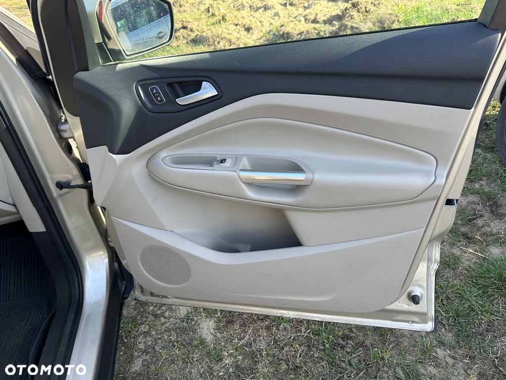 Ford Escape ver-2-0-ecoboost-awd-titanium - 21