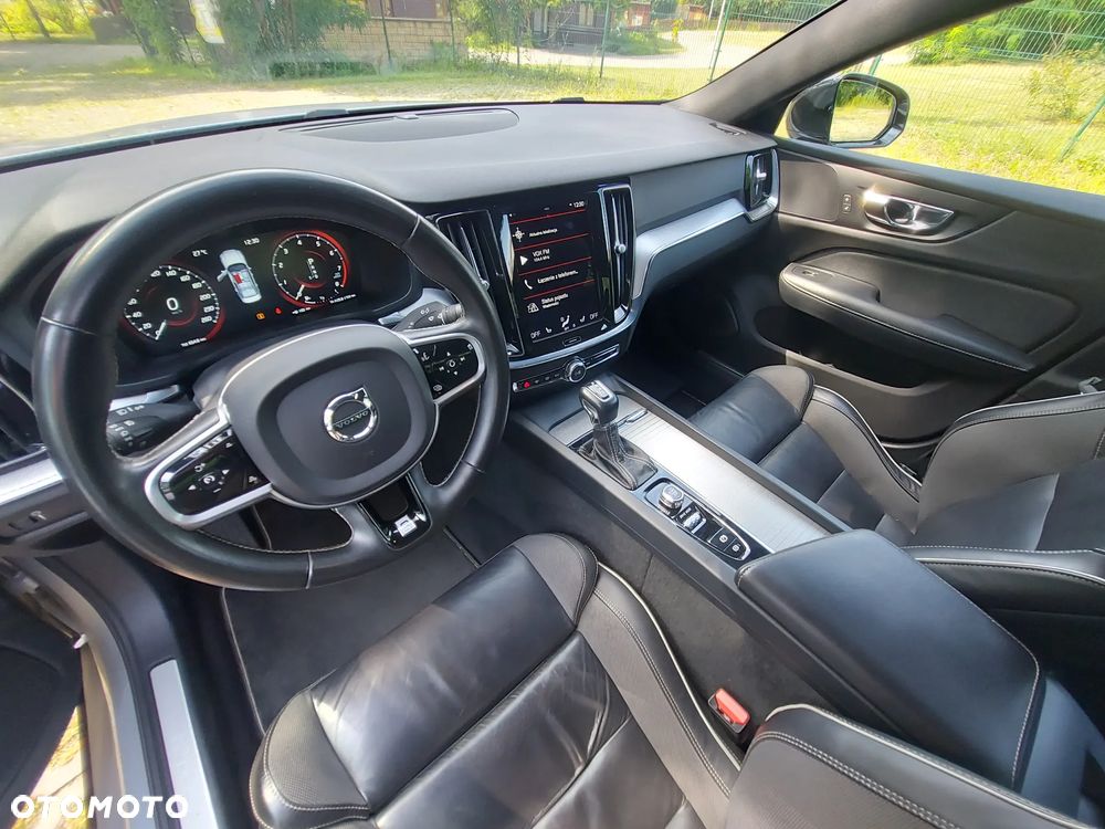 Volvo S60 T4 R-Design - 27