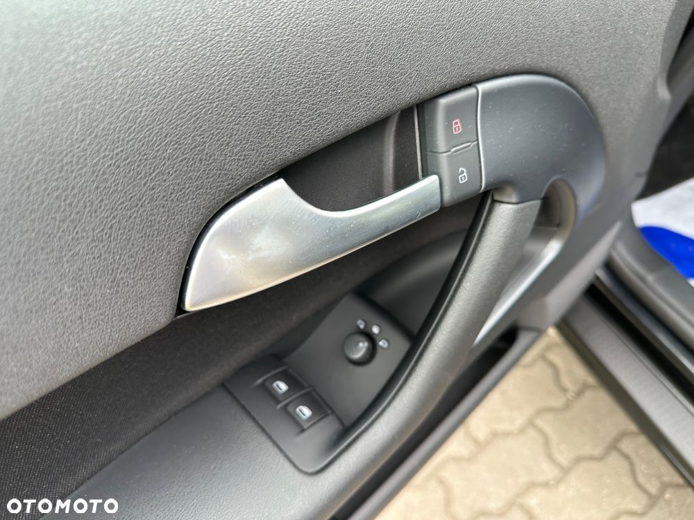 Audi A3 3-drzwiowe 1.6 Ambiente - 27