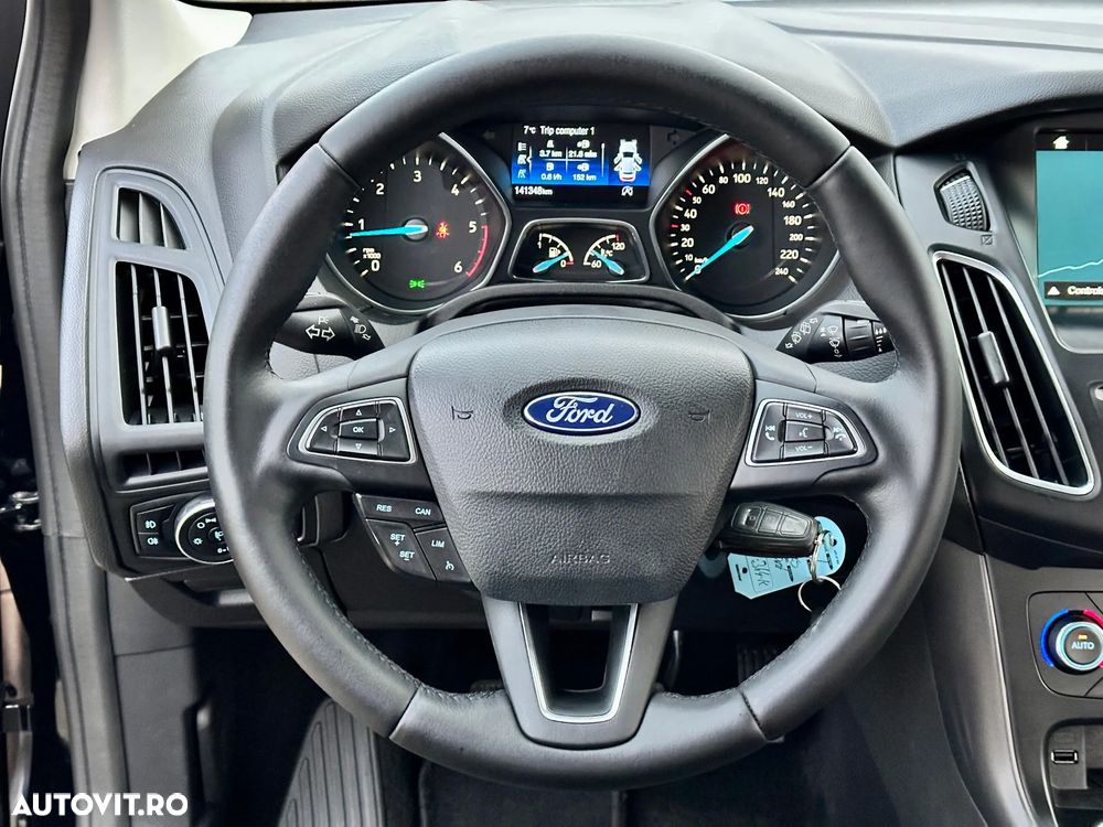 Ford Focus 1.5 EcoBlue Start-Stopp-System TITANIUM - 20