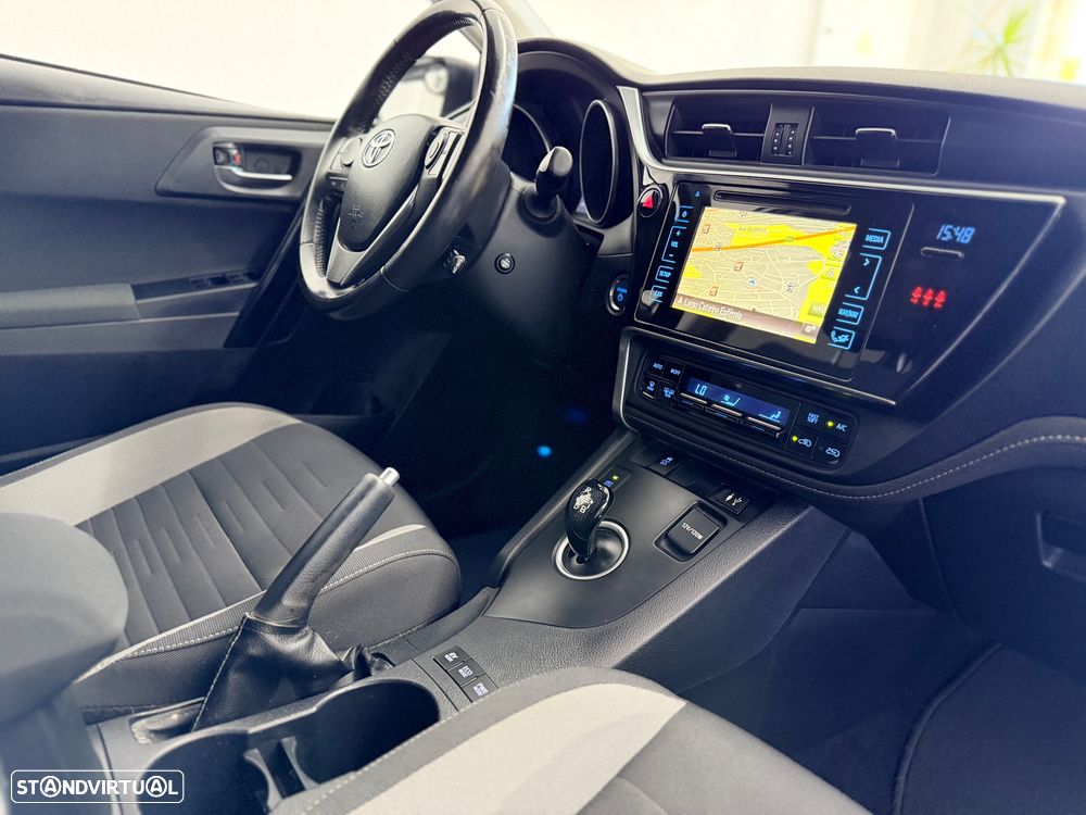 Toyota Auris 1.8 HSD Comfort +P.Sport+Navi - 34