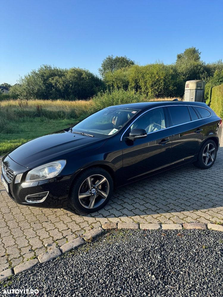 Volvo V60 D5 Geartronic Summum - 1
