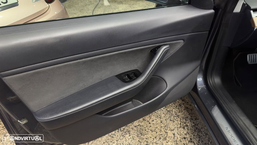 Tesla Model 3 Performance Dual Motor AWD - 23