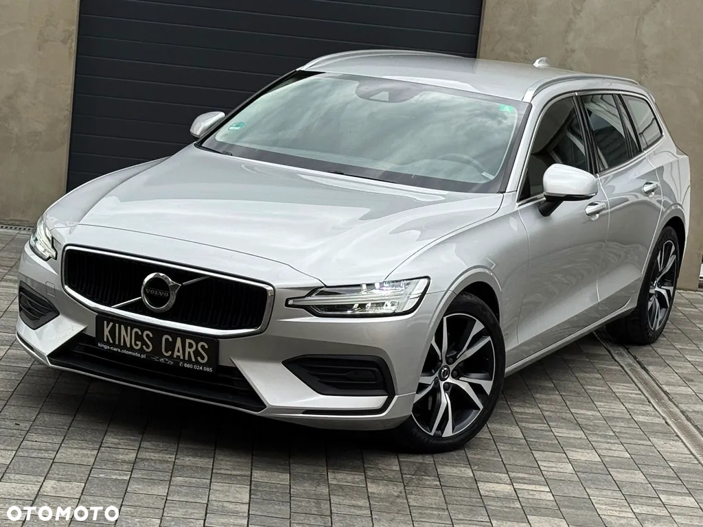 Volvo V60 B3 B DKG Momentum - 2