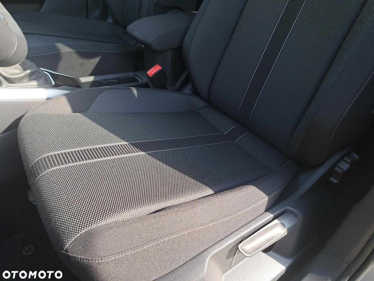 Volkswagen T-Roc - 12