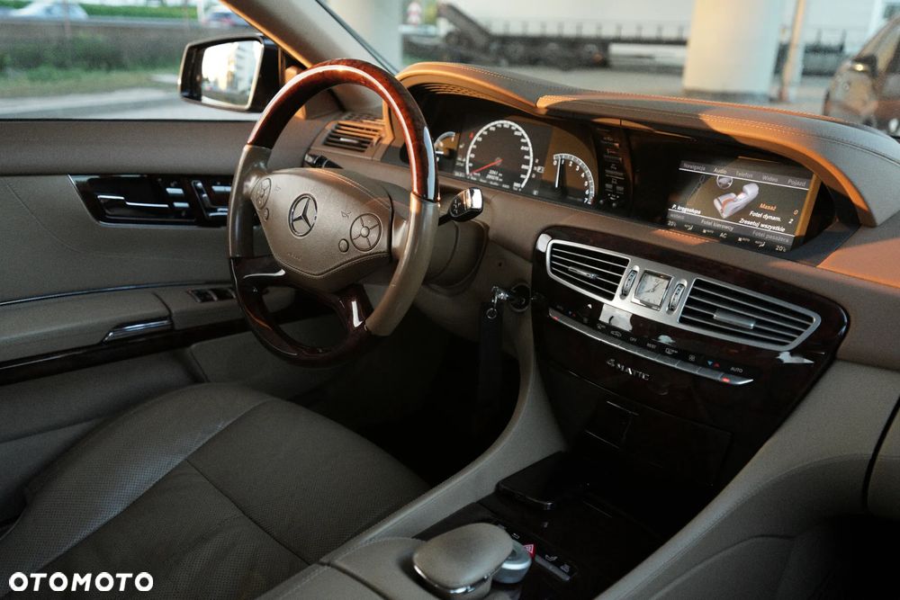 Mercedes-Benz CL 500 4-Matic BlueEff - 35