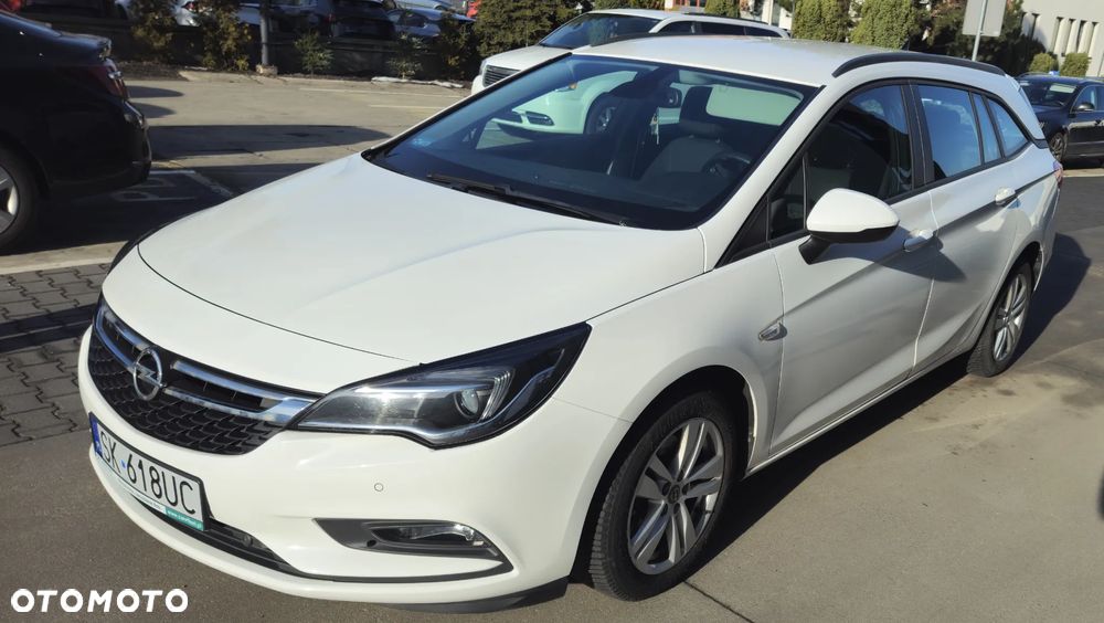 Opel Astra 1.6 CDTI Sport - 1