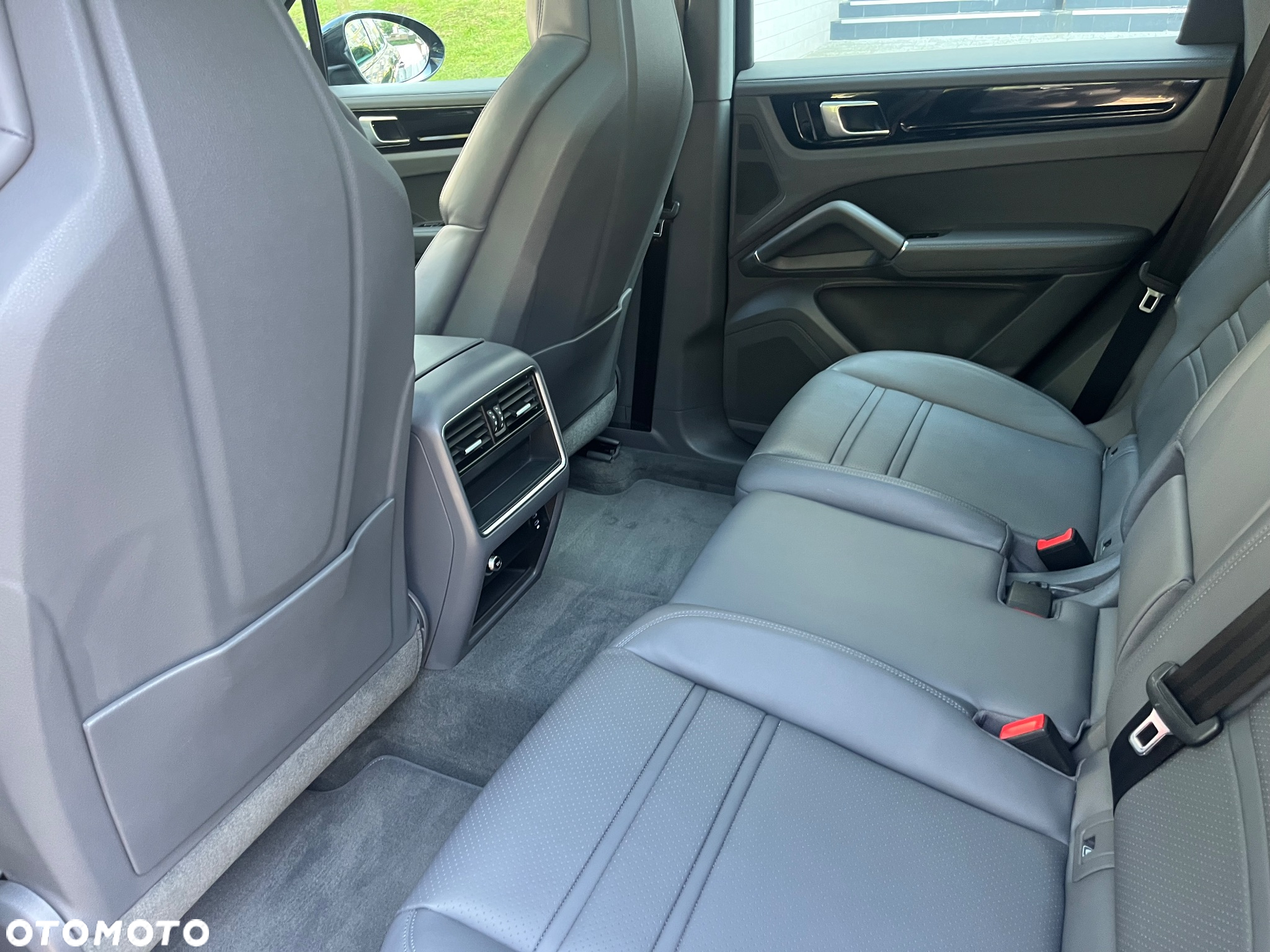 Porsche Cayenne Platinum Edition - 15