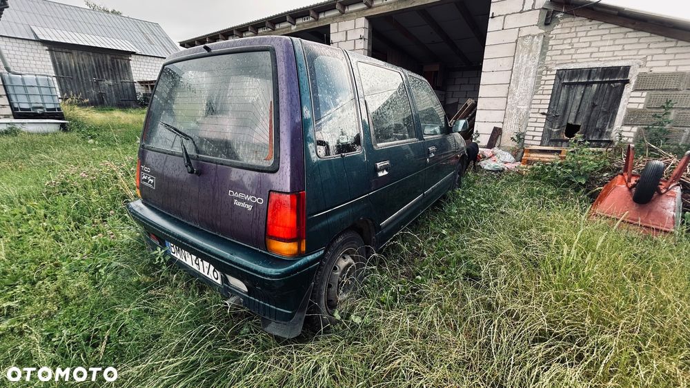 Cały na części oprócz skrzyni i silnika - 1
