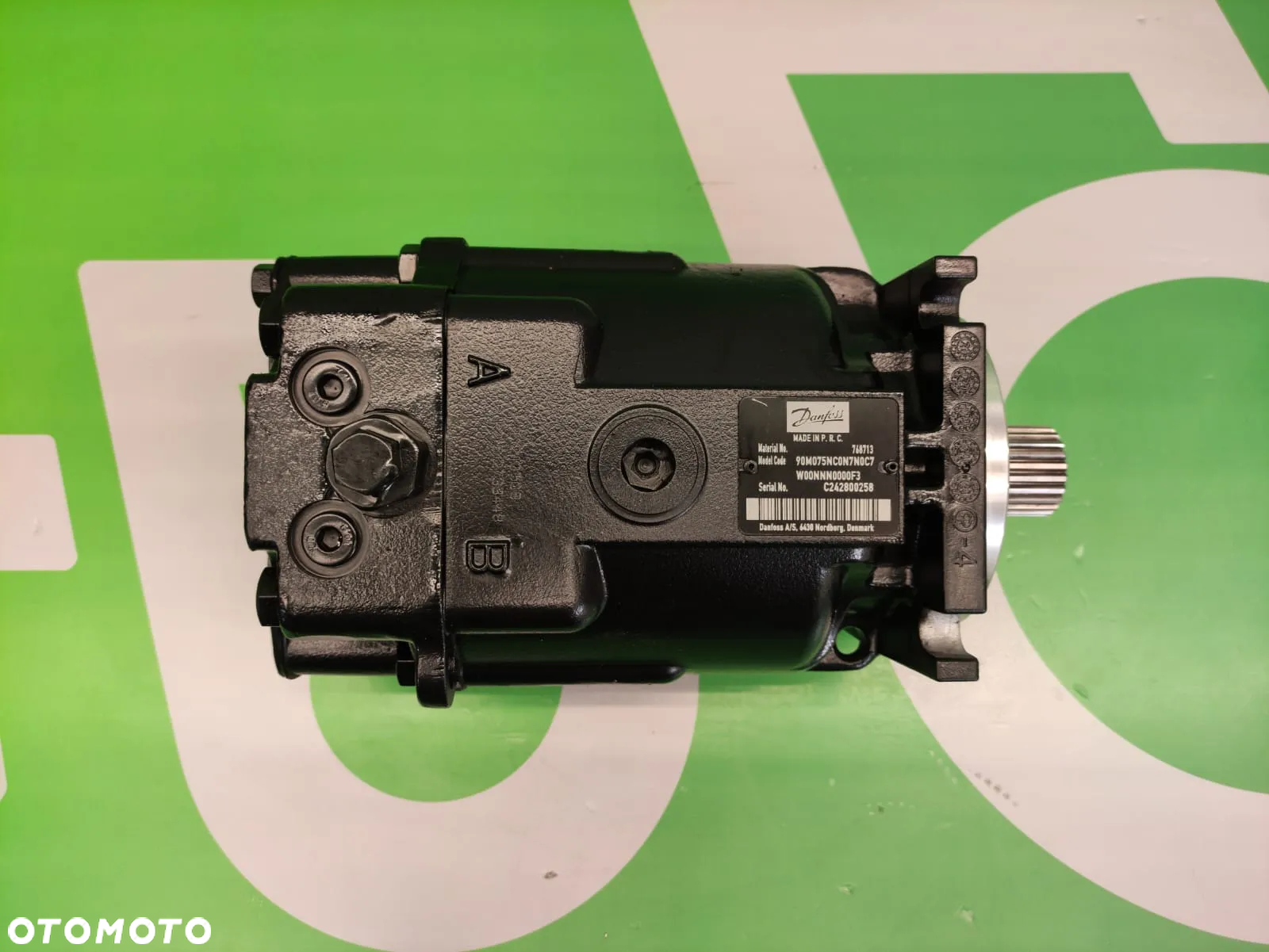 Silnik jazdy 90M075 Sauer Danfoss 768713 New Holland TC - 6