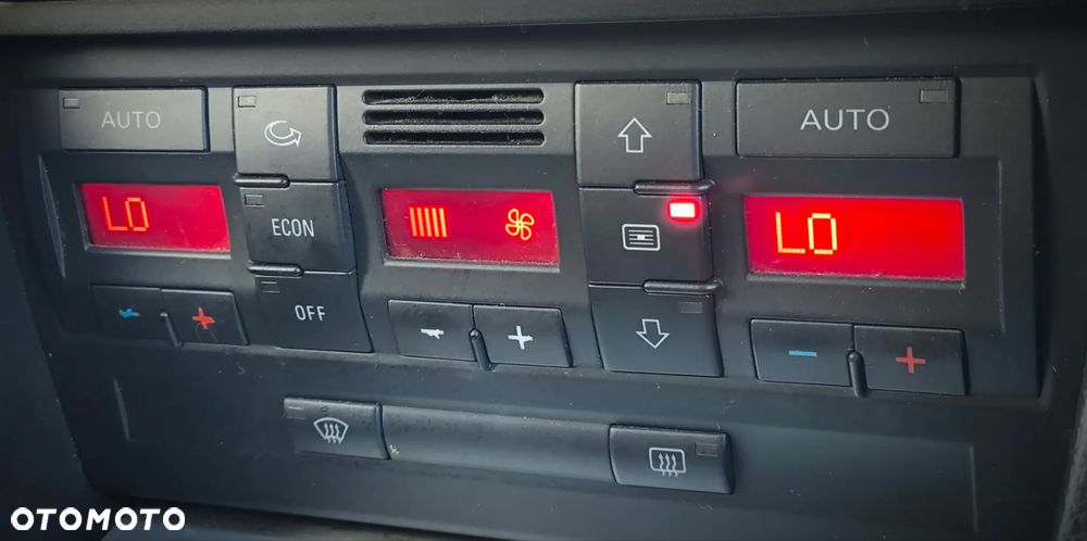 Volkswagen Touran - 11
