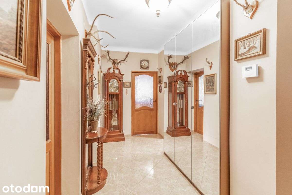 Centrum 3 pokoje, balkon, piwnica, 2 garaże