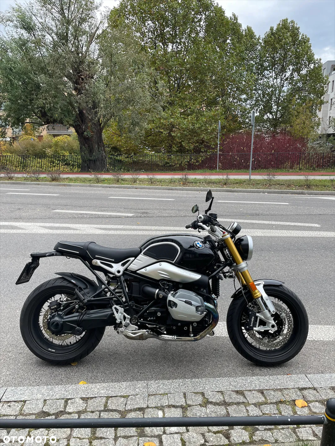 BMW R - 12