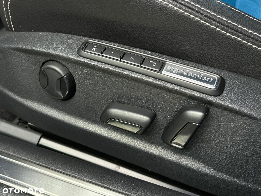 Volkswagen Passat 2.0 TDI Elegance DSG - 32