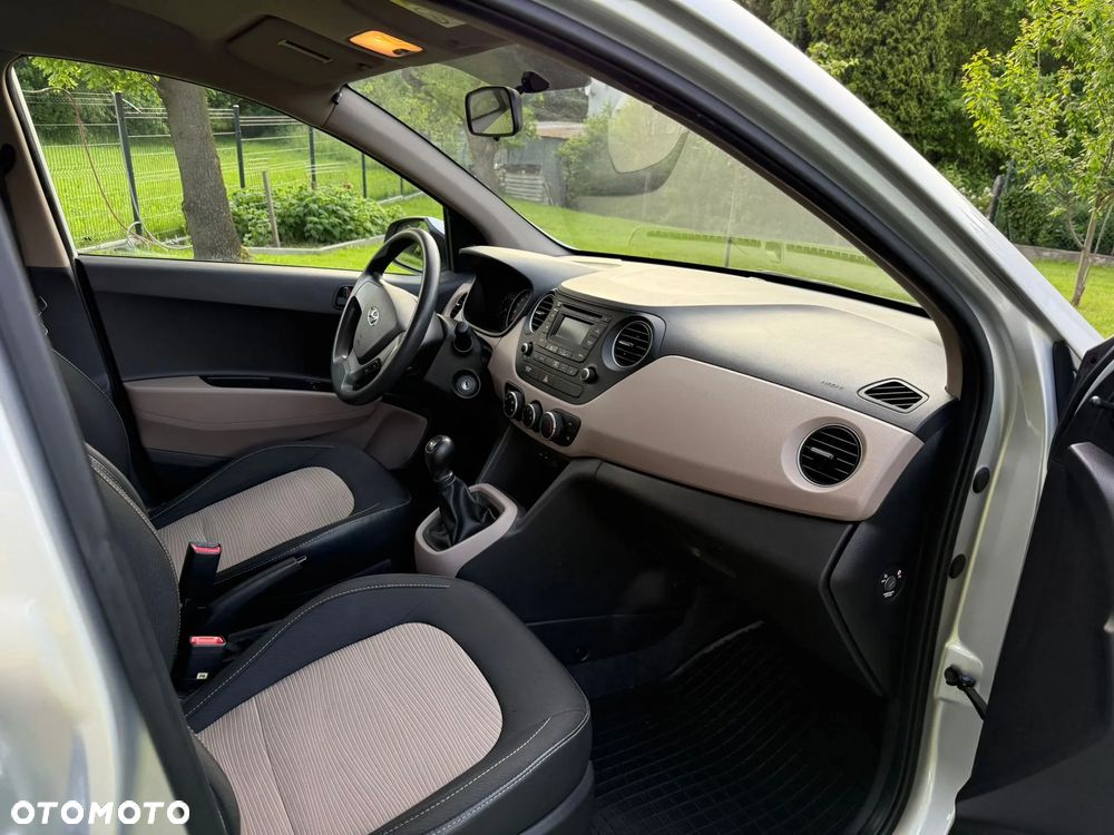 Hyundai i10 - 12