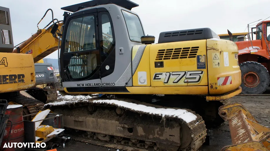New Holland E 175 - 2