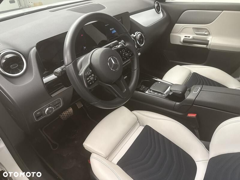 Mercedes-Benz GLA 200 Style - 10