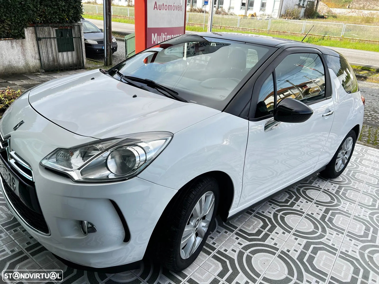 Citroën DS3 1.6 e-HDi So Chic - 26