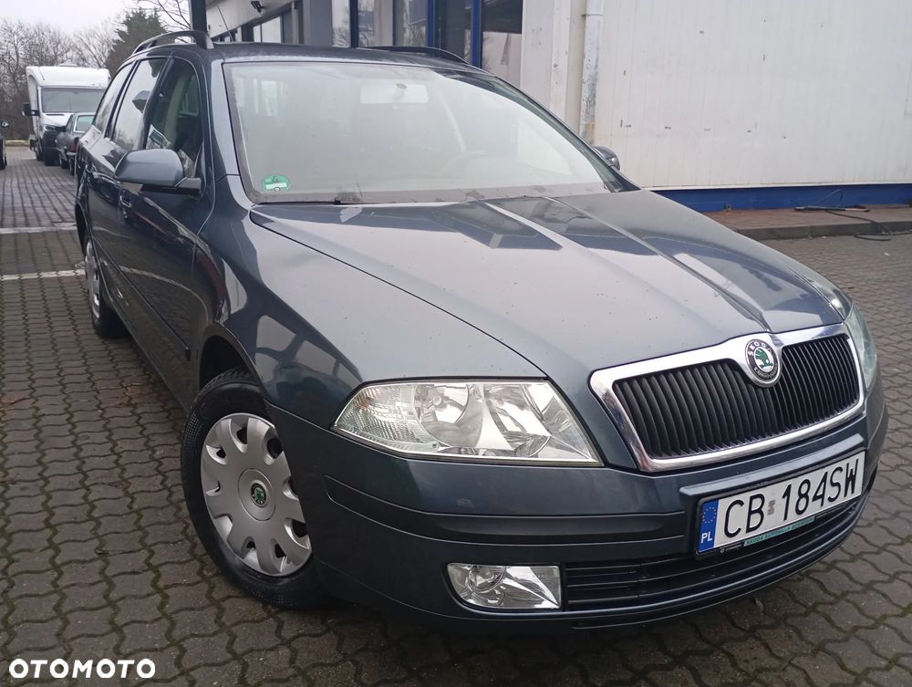 Skoda Octavia 1.6 Combi Ambiente - 25