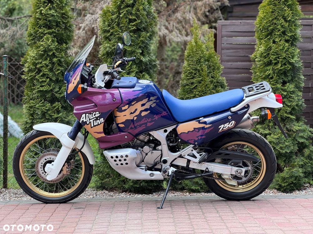 Honda XRV - 7