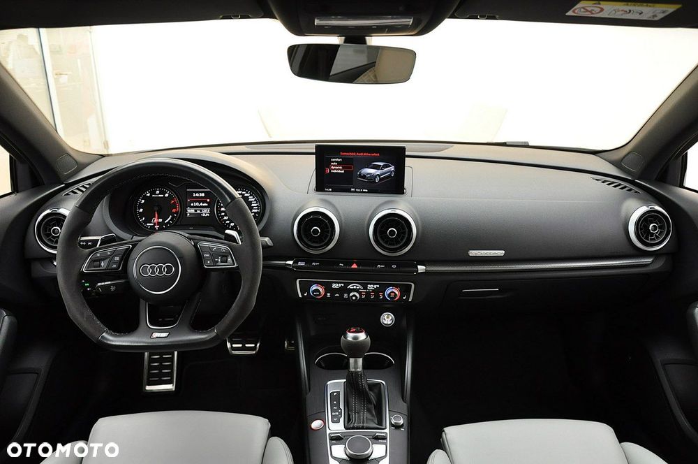 Audi RS3 Sportback - 19