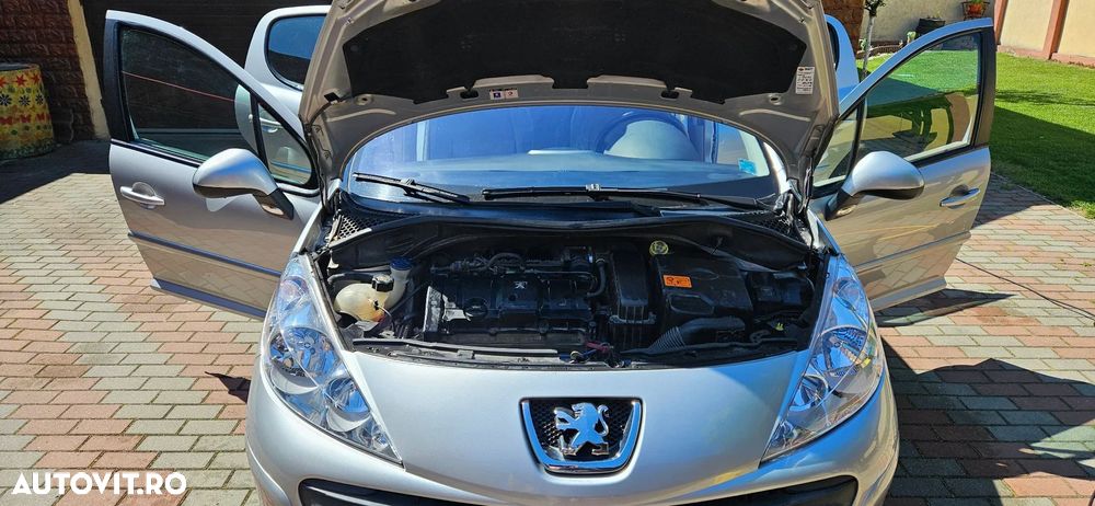 Peugeot 207 1.6E Sport Pack - 23