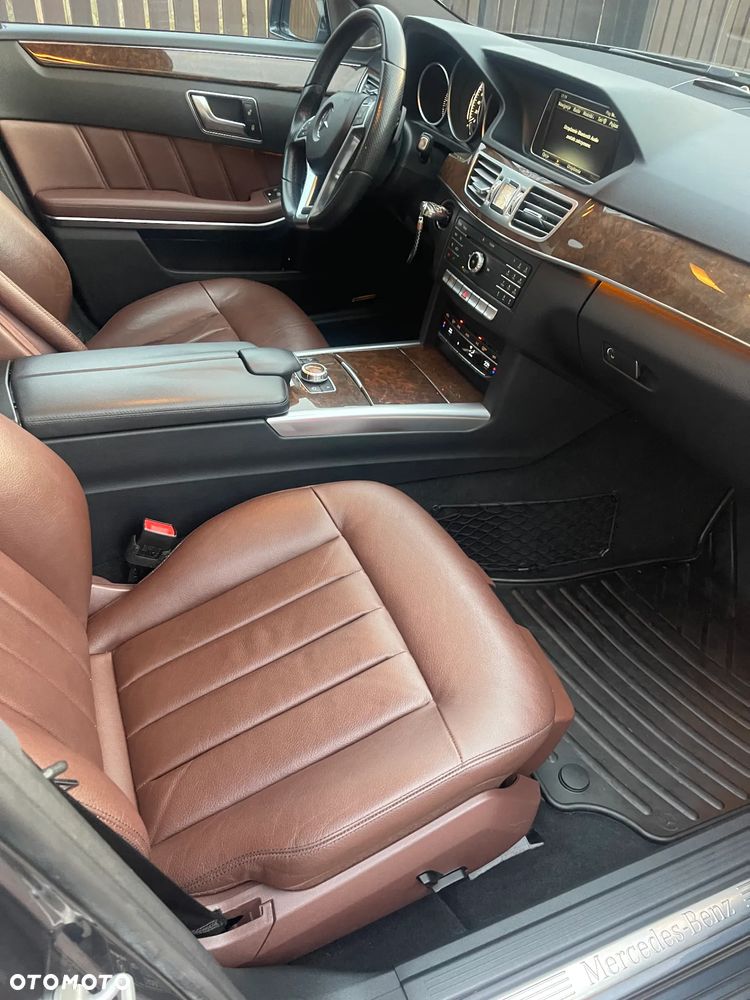 Mercedes-Benz Klasa E 220 d 4Matic 9G-TRONIC Night Edition - 5