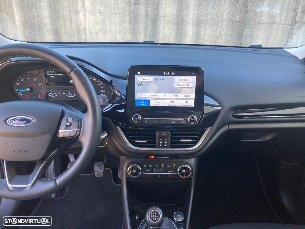 Ford Fiesta 1.0 EcoBoost S&S TITANIUM - 17