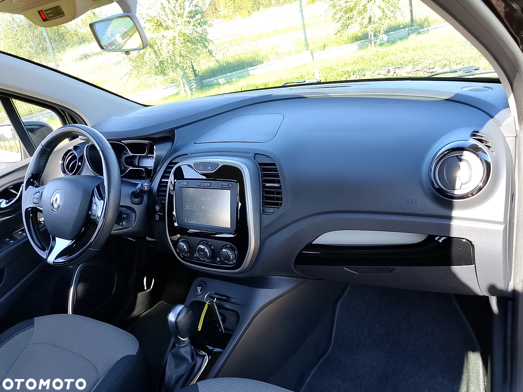 Renault Captur 1.2 Energy TCe Limited EDC - 33