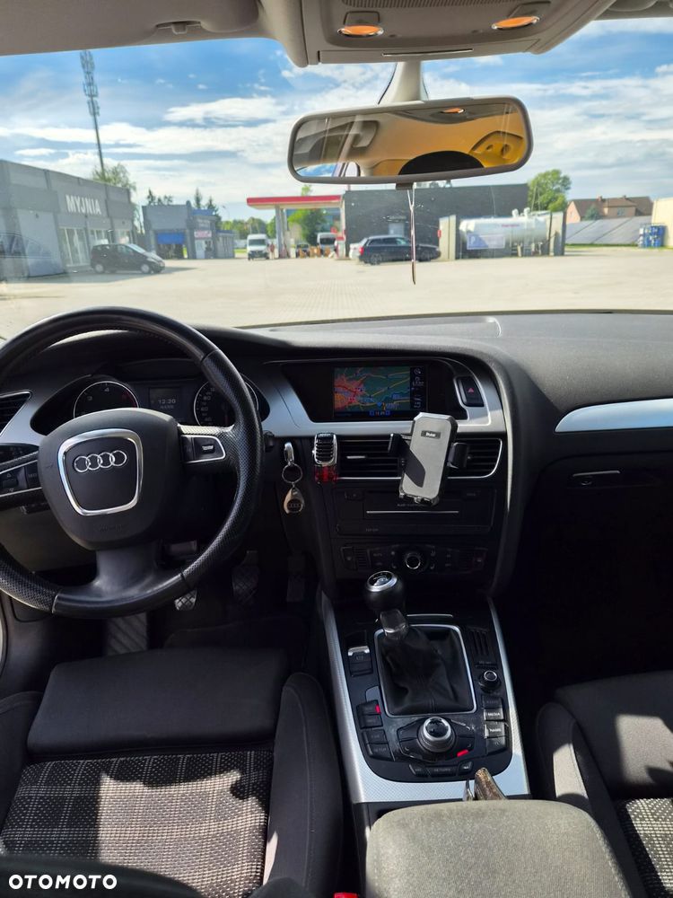 Audi A4 Limousine 2010 photo 3