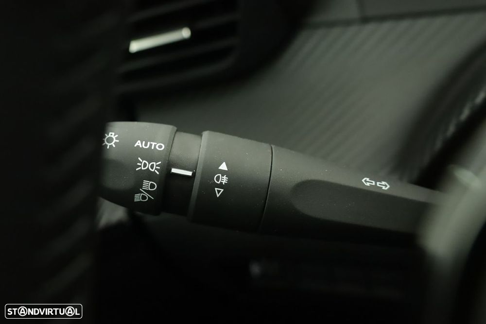 Peugeot 208 1.2 PureTech Style - 17