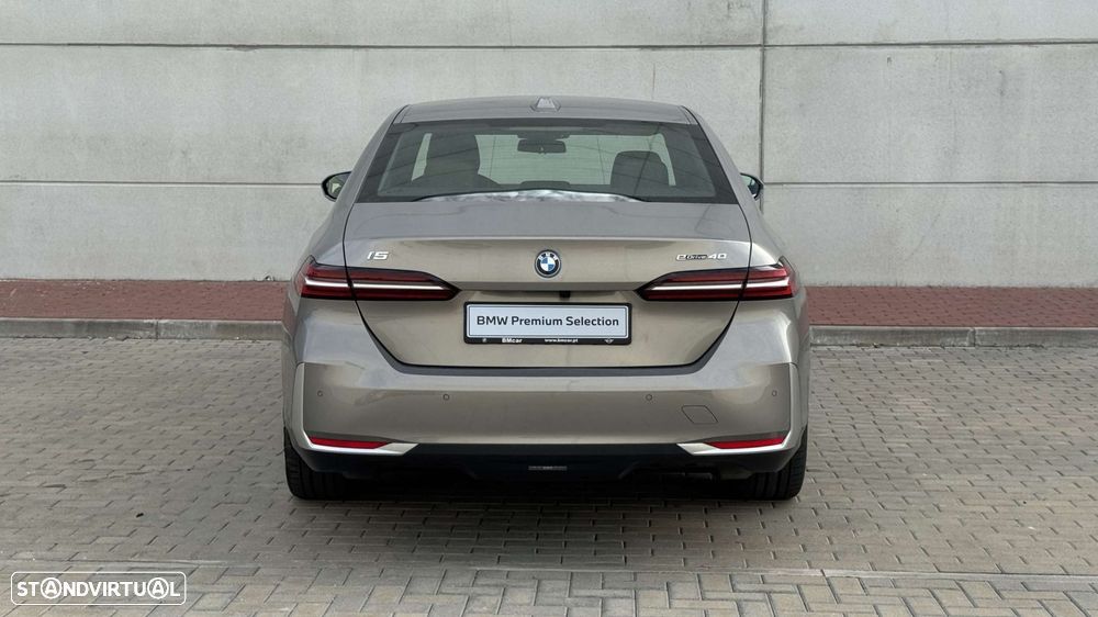 BMW i5 eDrive40 - 5