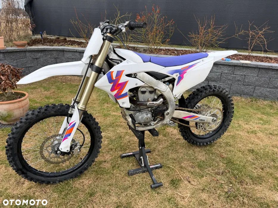Yamaha YZF - 1