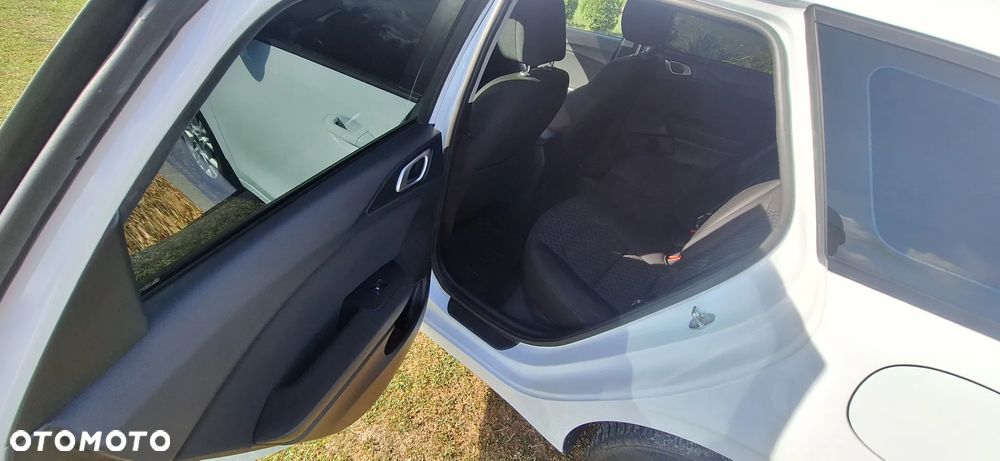 Kia Ceed 1.5 T-GDI M - 16