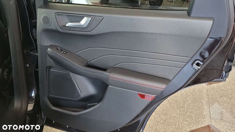 Ford Kuga - 38